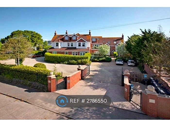 2 Bedroom Flat To Rent In The Avenues, Exmouth, EX8