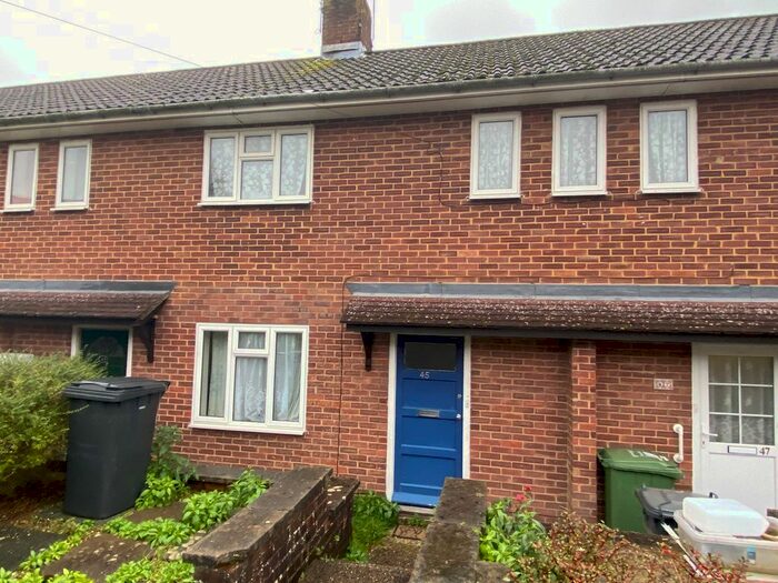 3 Bedroom Maisonette To Rent In Wolfe Close, Winchester, SO22