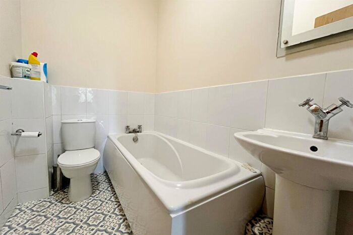 2 Bedroom Flat To Rent In Bournemouth, BH1