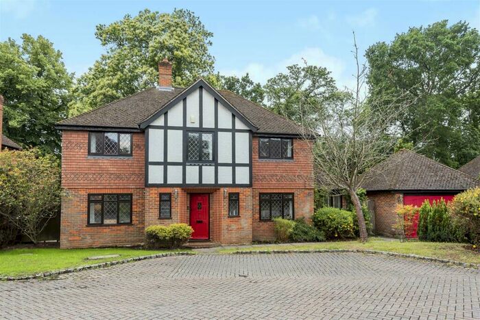 4 Bedroom Detached House To Rent In Heywood Drive, Bagshot, GU19