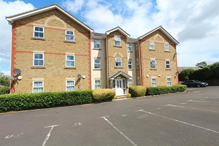 2 Bedroom Flat To Rent In Anselm Close, Sittingbourne, ME10