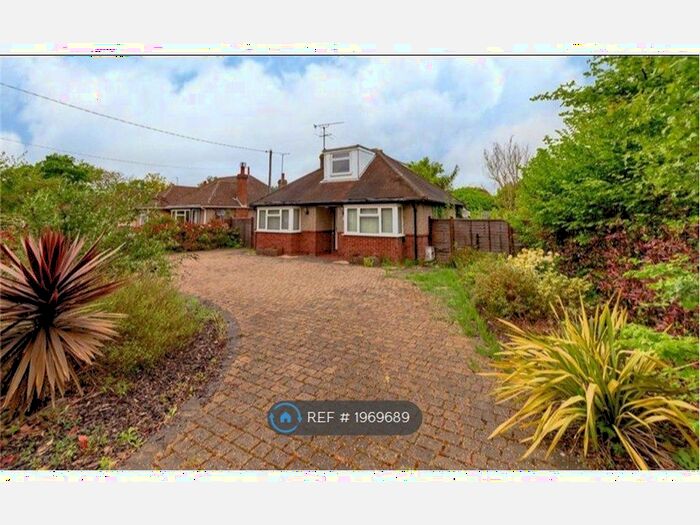 2 Bedroom Detached House To Rent In Danywern Drive, Winnersh, Wokingham, RG41