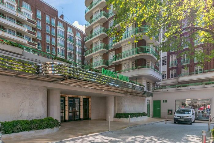 2 Bedroom Flat To Rent In Gloucester Place, Marylebone, London, NW1