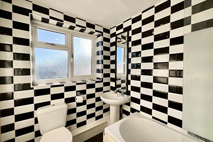 2 Bedroom Terraced House For Sale In Aughton Road, Swallownest, Sheffield, S26