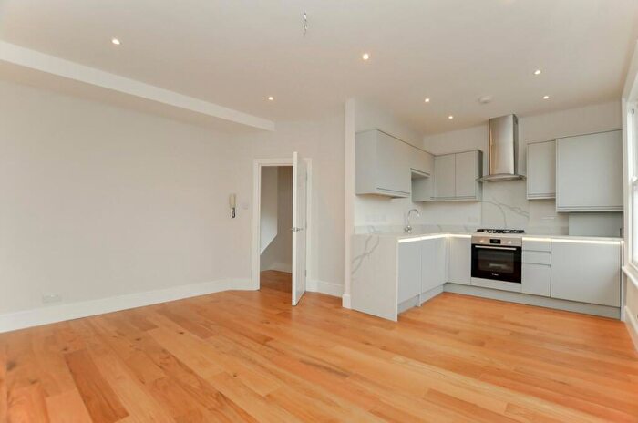 1 Bedroom Flat For Sale In Brooke Road, Stoke Newington, N16