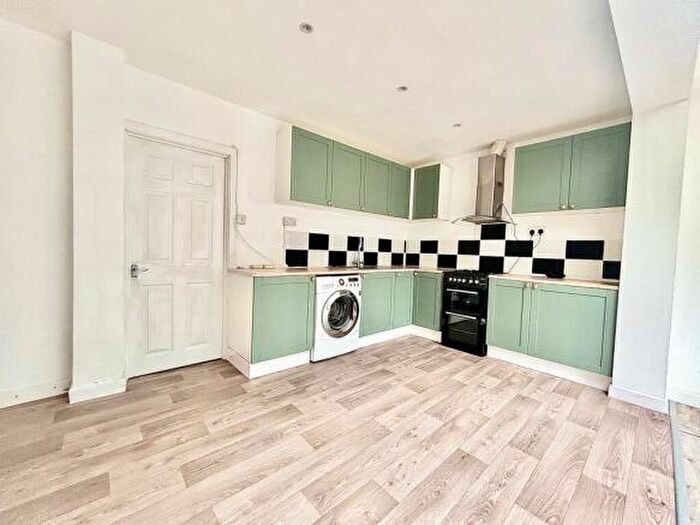 4 Bedroom Terraced House To Rent In Edington Road, Enfield, EN3