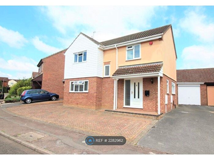4 Bedroom Detached House To Rent In Trafalgar Avenue, Bletchley, Milton Keynes, MK3