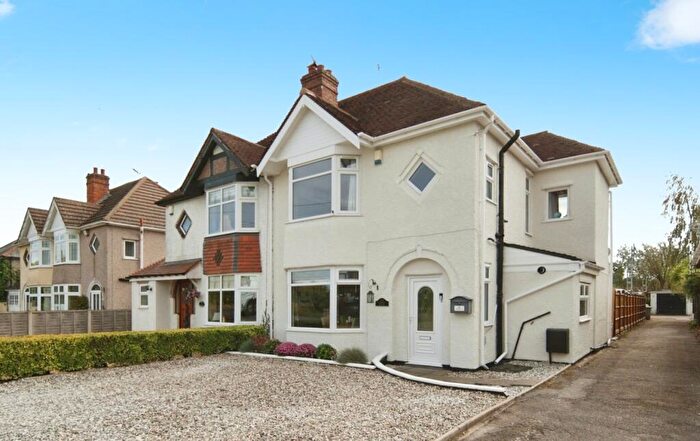 4 Bedroom Semi-Detached House For Sale In Duggins Lane, Coventry, CV4