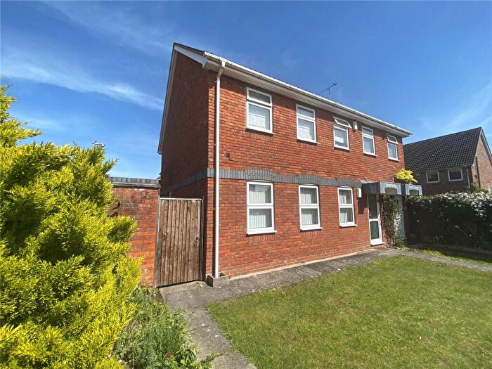 2 Bedroom Maisonette To Rent In The Nurseries, Eaton Bray, Dunstable, Central Bedfordshire, LU6