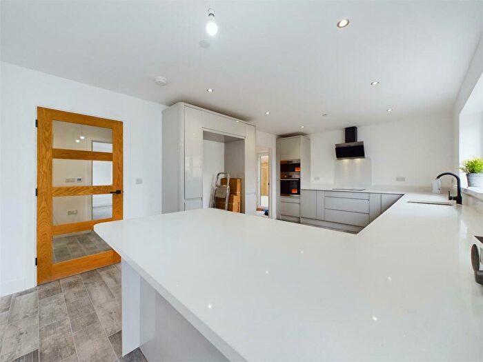 4 Bedroom Detached House For Sale In Llys Bryn Gwyrdd, Five Roads, Llanelli, SA15