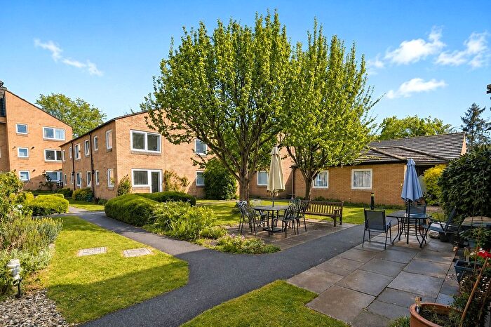 1 Bedroom Flat For Sale In Mount Hermon Road, Woking, Surrey, GU22