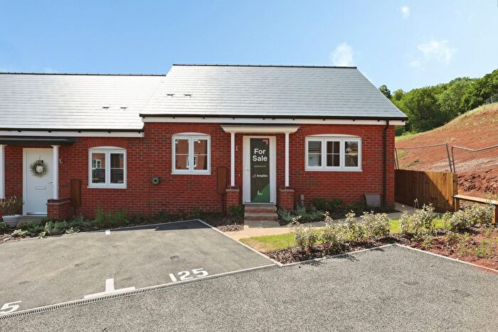 2 Bedroom Bungalow For Sale In Rose Way, Edwalton, Nottingham, Nottinghamshire, NG12