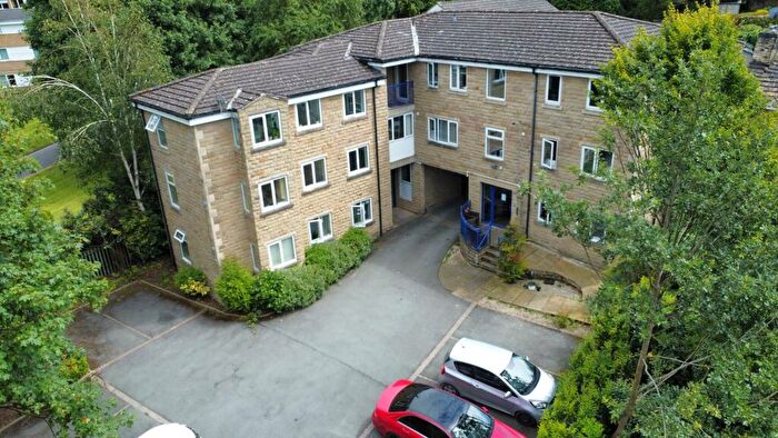 2 Bedroom Flat To Rent In Wood Lane, Huddersfield, HD4