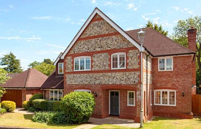 5 Bedroom Detached House To Rent In Copperfields, Caversham Heights, RG4