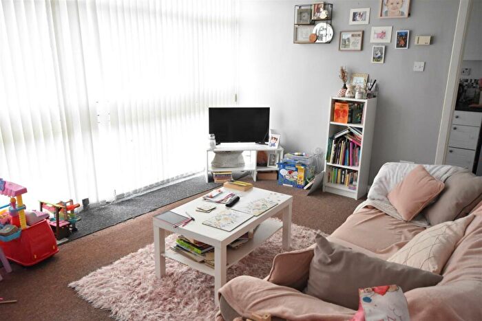 1 Bedroom Flat To Rent In Hornby Avenue, Wirral, CH62