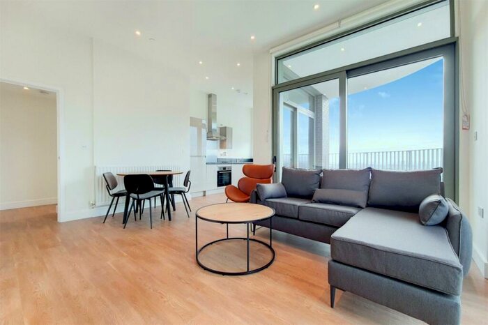 2 Bedroom Apartment To Rent In Green Street, London, NW10