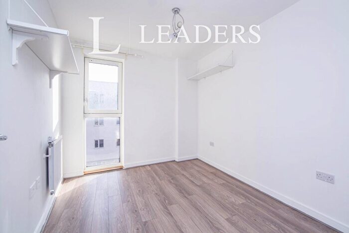 2 Bedroom Apartment To Rent In Royal Court, CR0