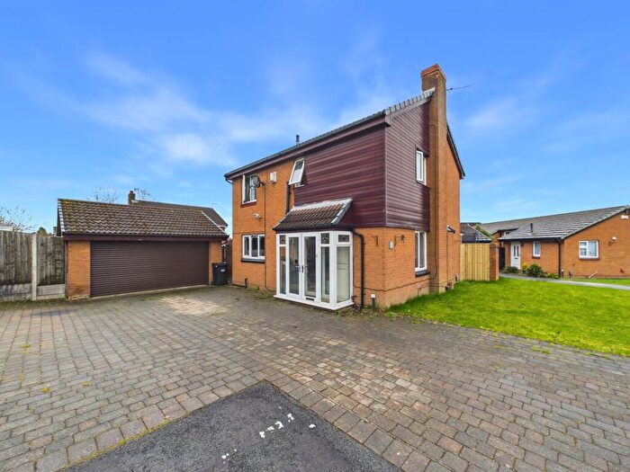 4 Bedroom Detached House For Sale In Hatford Close, Tyldesley, M29