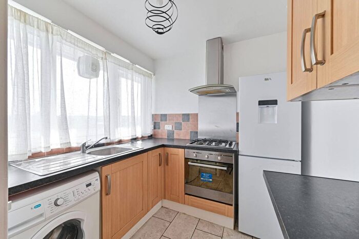 1 Bedroom Flat For Sale In Secker House, Brixton, London, SW9