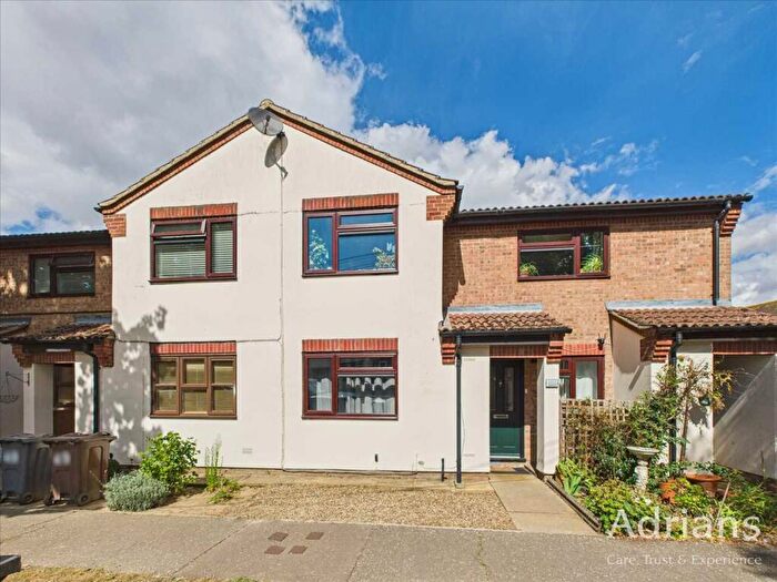 2 Bedroom Apartment For Sale In Mill Lane, Chelmsford, CM1
