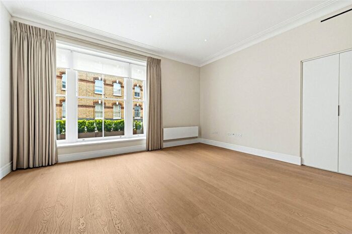 2 Bedroom Flat To Rent In Kings Road, Chelsea, London, SW3
