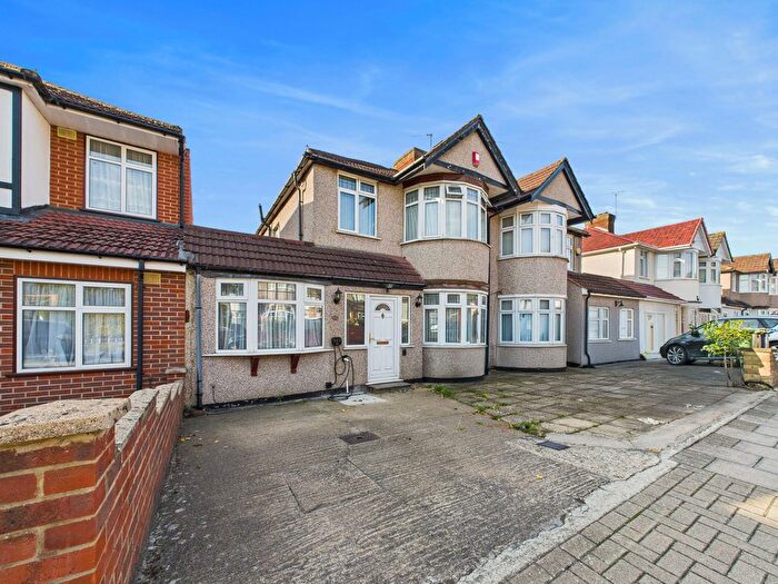 4 Bedroom Semi Detached House To Rent In Weighton Road, Harrow, HA3