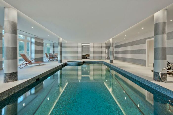 4 Bedroom Detached House To Rent In Ravenscroft Road, Weybridge, Surrey, KT13