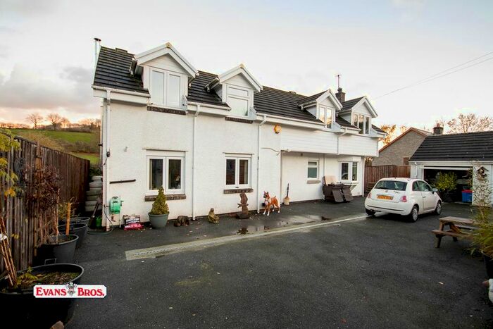 4 Bedroom Property For Sale In Gorrig Road, Pentrellwyn, Llandysul, SA44
