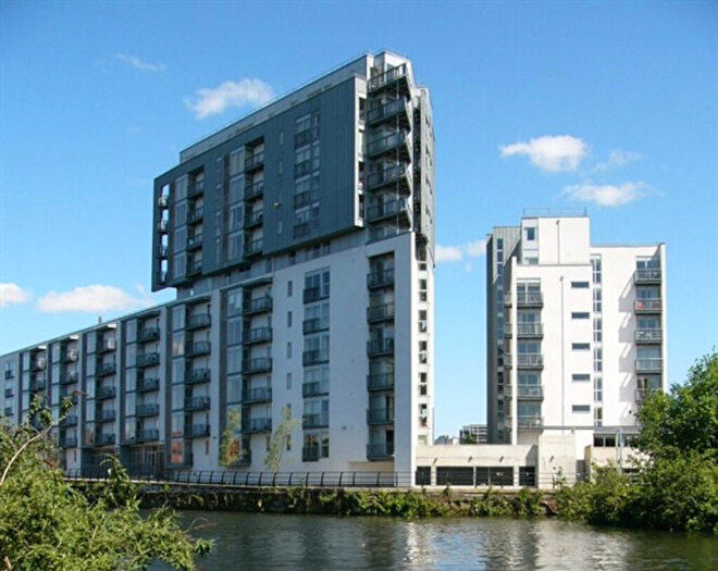 2 Bedroom Apartment To Rent In Water Street, Salford, M3