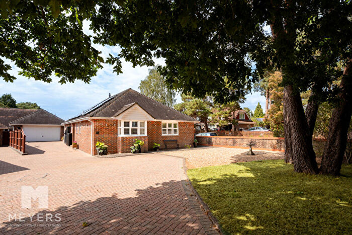 3 Bedroom Detached Bungalow For Sale In Woolsbridge Road | Ashley Heath |, BH24