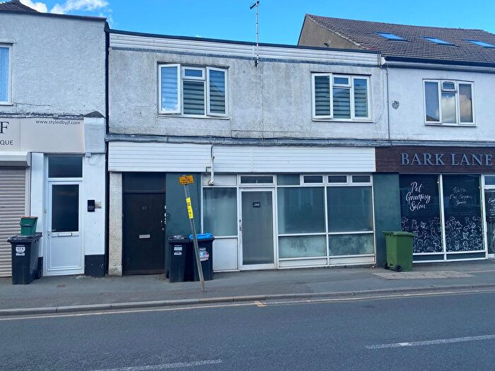 1 Bedroom Flat For Sale In Westway, Caterham On The Hill, CR3
