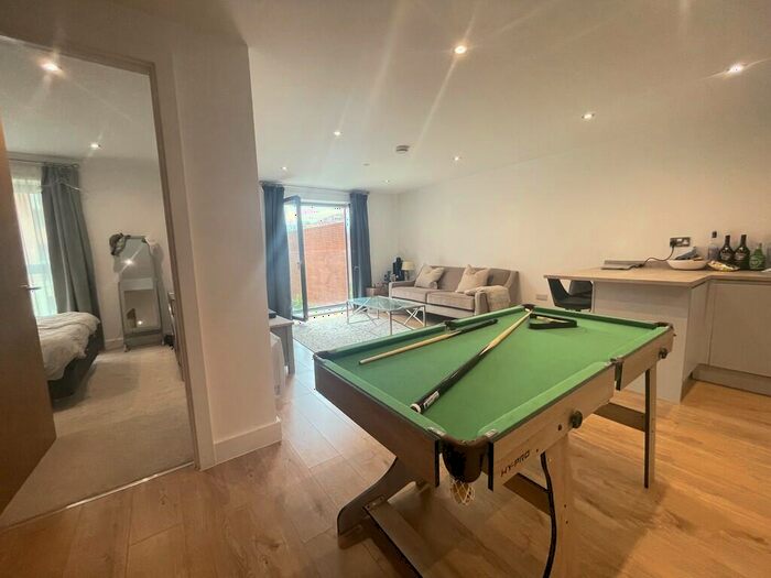 1 Bedroom Apartment To Rent In Leyland House, Leeds, LS9