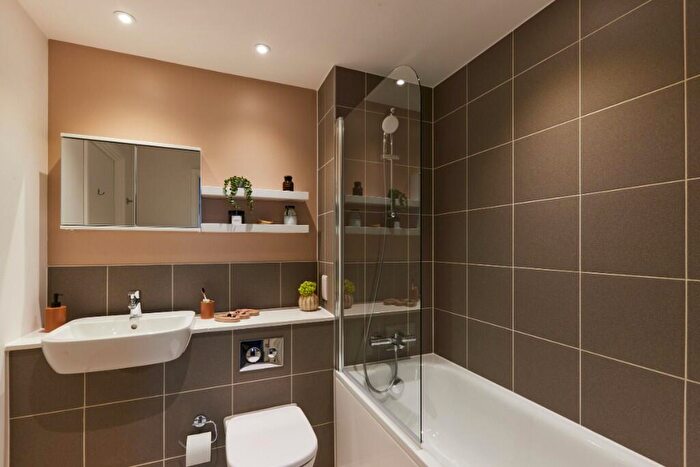 2 Bedroom Apartment To Rent In Heyrod Street, Manchester, M1