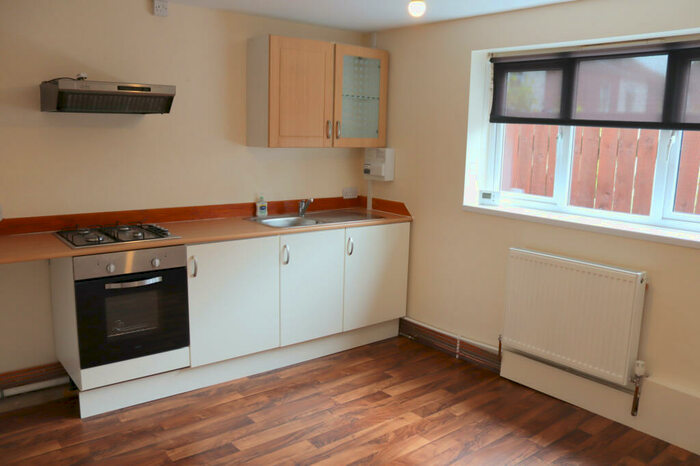 Flat To Rent In Holderness Road, Hull, HU9