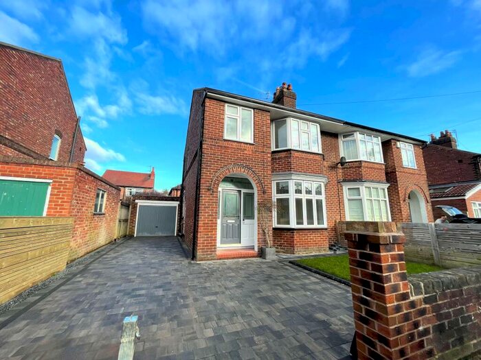 3 Bedroom Semi-Detached House To Rent In Willoughby Avenue, Didsbury, M20