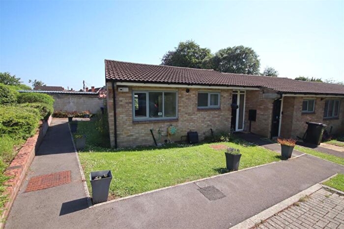 1 Bedroom Bungalow For Sale In Parklands Gardens, Chippenham, SN15