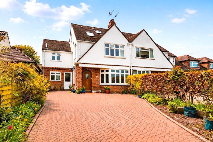 4 Bedroom Semi Detached House For Sale In Anstey Lane, Alton, Hampshire, GU34