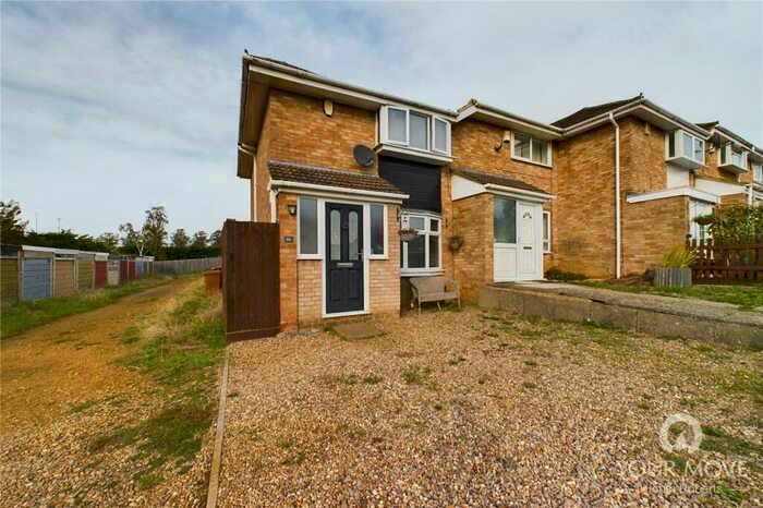 2 Bedroom End Of Terrace House To Rent In Kentstone Close, Northampton, NN2