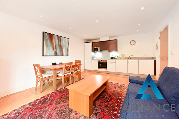 2 Bedroom Flat To Rent In Salmon Lane, London, E14