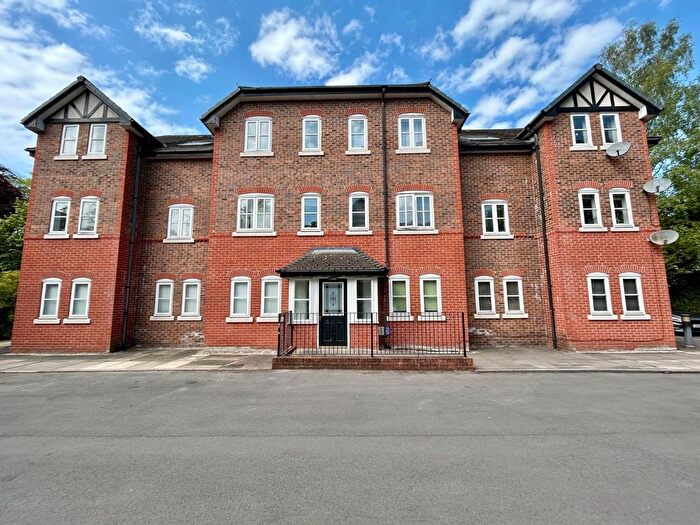 2 Bedroom Flat For Sale In Pencarrow Close, Didsbury, M20