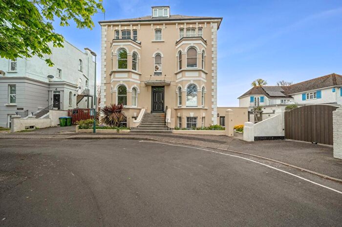 3 Bedroom Flat For Sale In Norfolk Square, Norfolk Court Norfolk Square, PO21