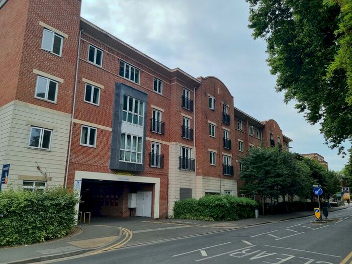 2 Bedroom Apartment To Rent In Grenfell Road, Maidenhead, SL6