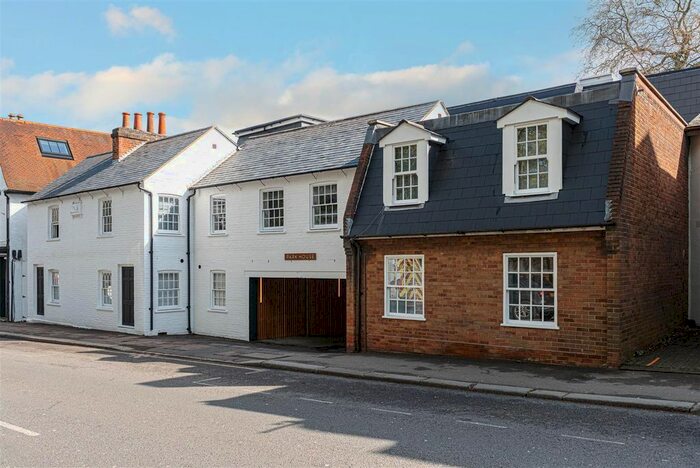 1 Bedroom Flat To Rent In Bell Street, Reigate, RH2