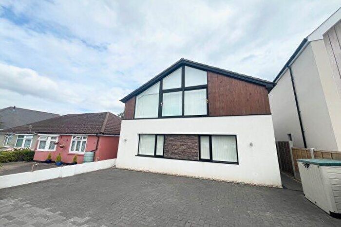 5 Bedroom Property To Rent In Sherwood Avenue, Poole, BH14