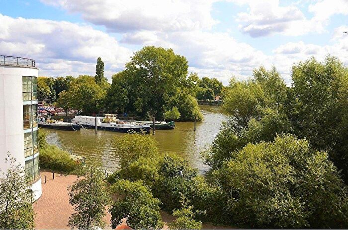 2 Bedroom Flat To Rent In Ferry Quays, Brentford, TW8