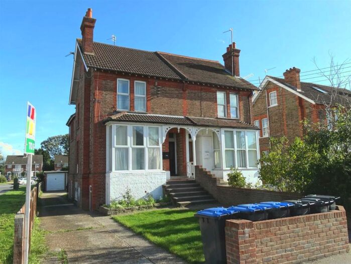 1 Bedroom Flat To Rent In Mill Road, Burgess Hill, RH15