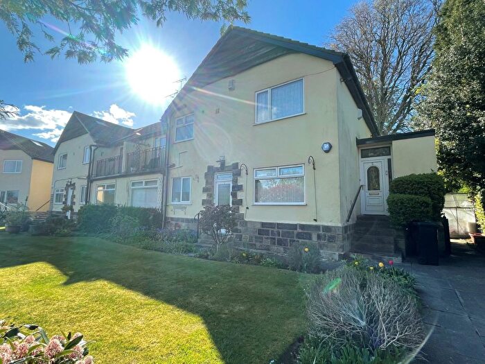 2 Bedroom Flat To Rent In Elmete Court, Leeds, West Yorkshire, LS8