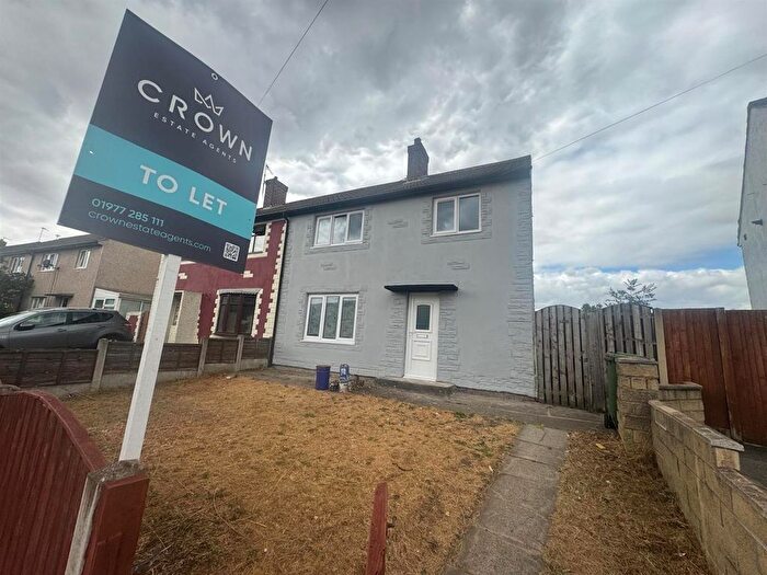 3 Bedroom Semi-Detached House To Rent In Lodge Avenue, Castleford, WF10
