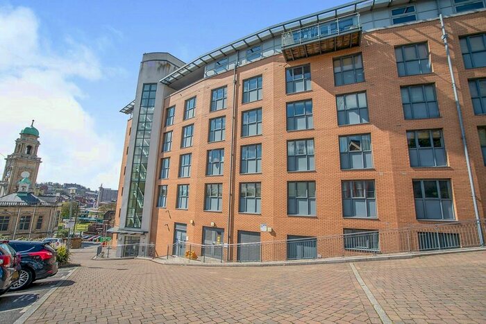 2 Bedroom Flat To Rent In Barrier Road, Chatham, Kent ME4