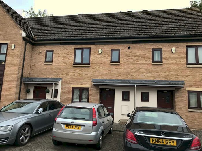2 Bedroom House To Rent In Near Side, Northampton, NN5